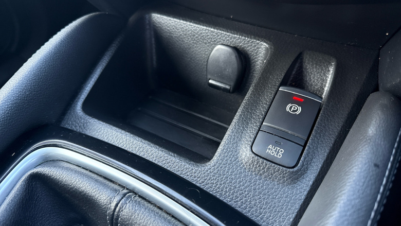 Nissan Qashqai 1.3 DiG-T Acenta Premium 5dr Petrol Hatchback